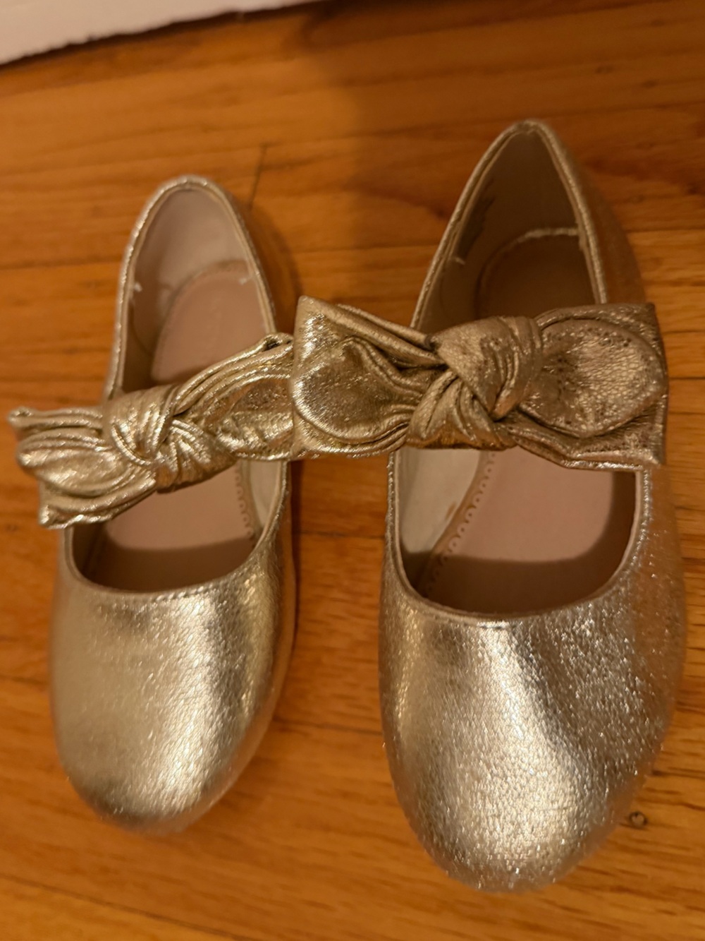 Nordstrom Girls Metallic Gold Bow Mary Janes size 10
